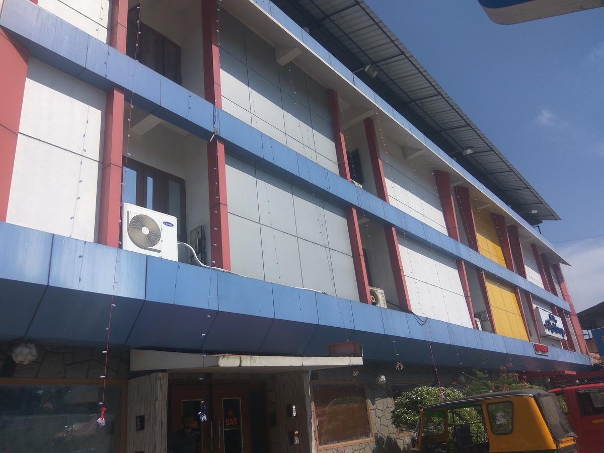 Hotel Malika Residency Ettumanoor Ngoại thất bức ảnh