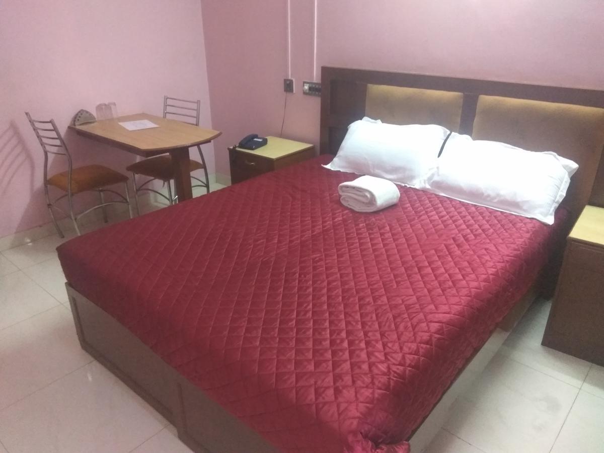 Hotel Malika Residency Ettumanoor Ngoại thất bức ảnh