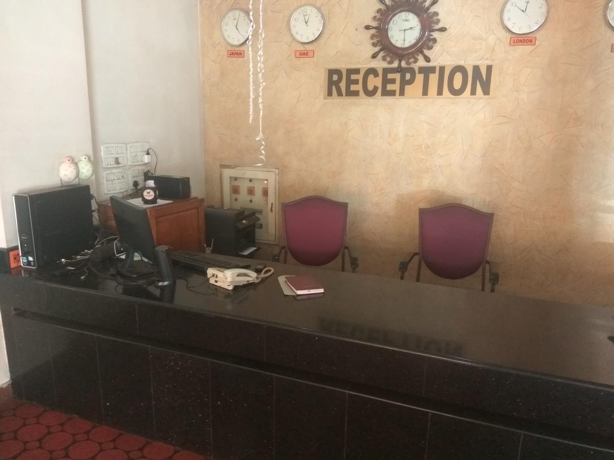 Hotel Malika Residency Ettumanoor Ngoại thất bức ảnh