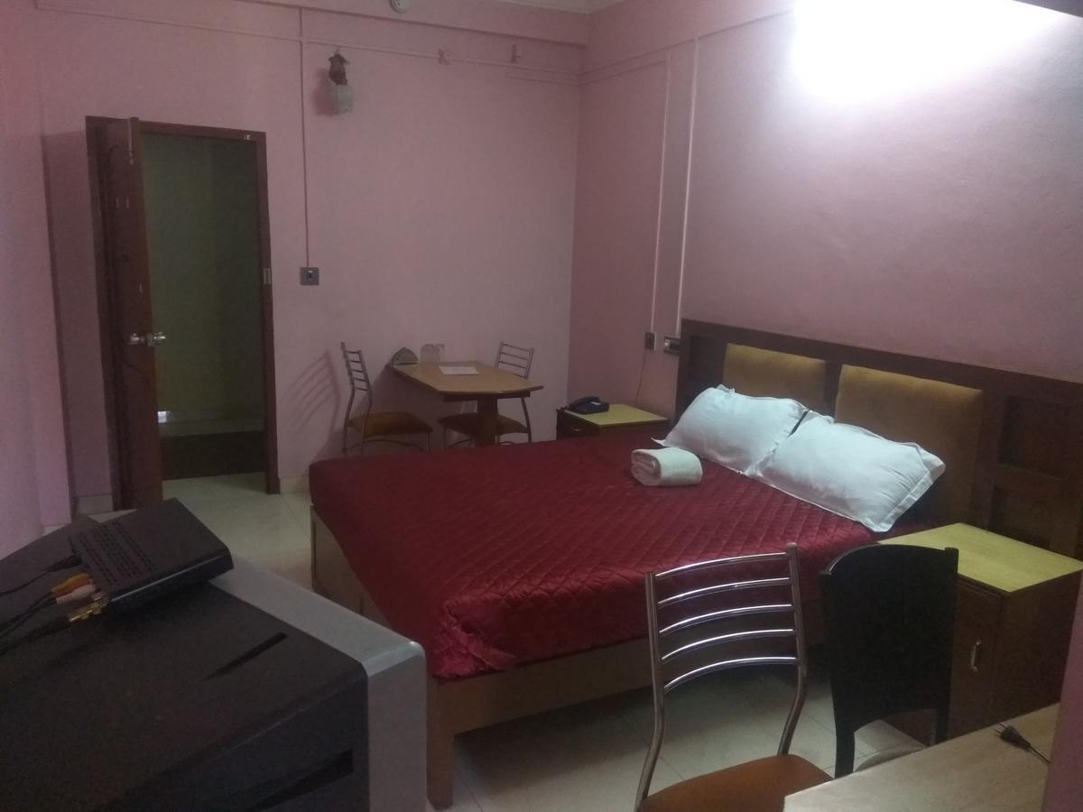 Hotel Malika Residency Ettumanoor Ngoại thất bức ảnh