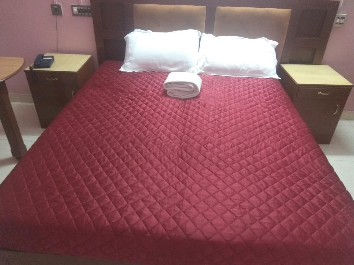 Hotel Malika Residency Ettumanoor Ngoại thất bức ảnh